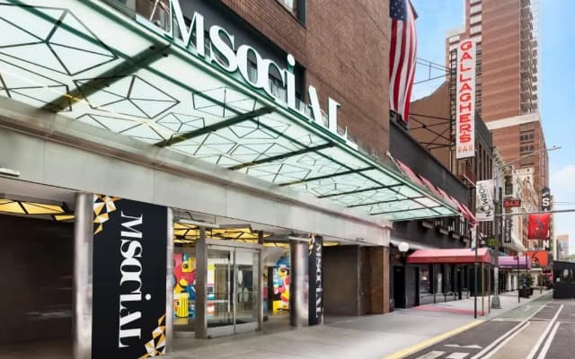 listing card gallery