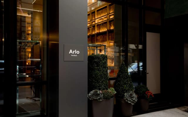 listing card gallery